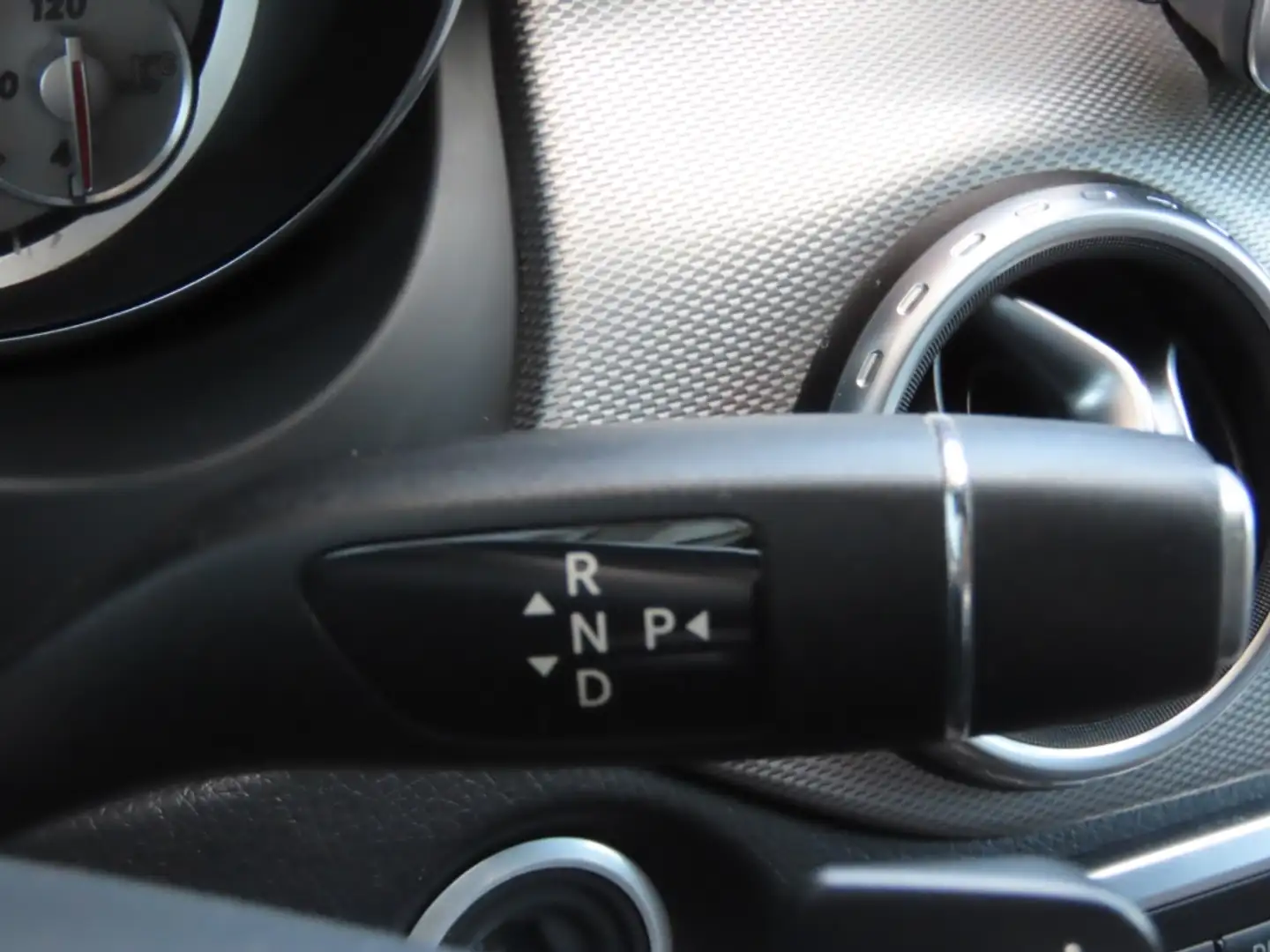 Vehicle image, number 13