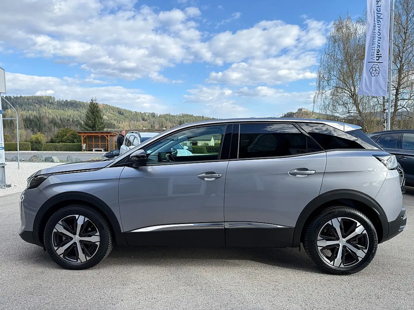 Vehicle image, number 9