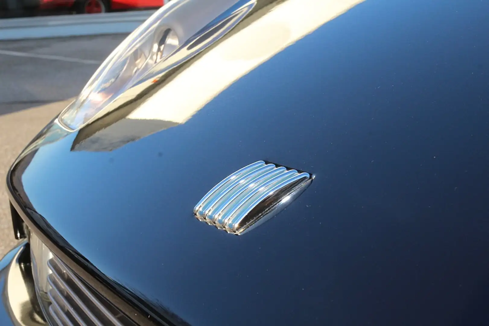 Vehicle image, number 4