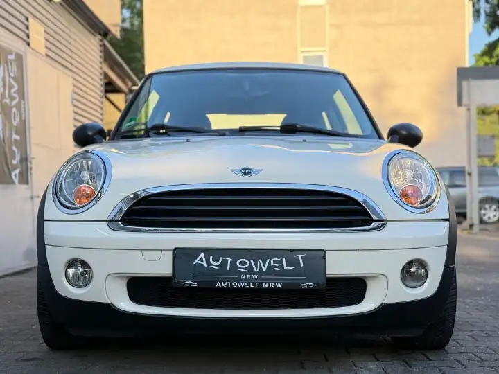 Additional image of the vehicle