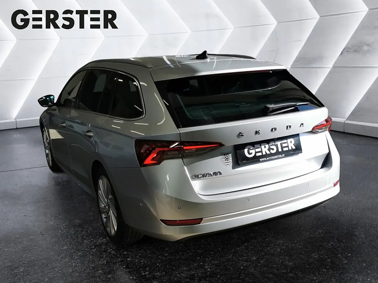 Vehicle image, number 4