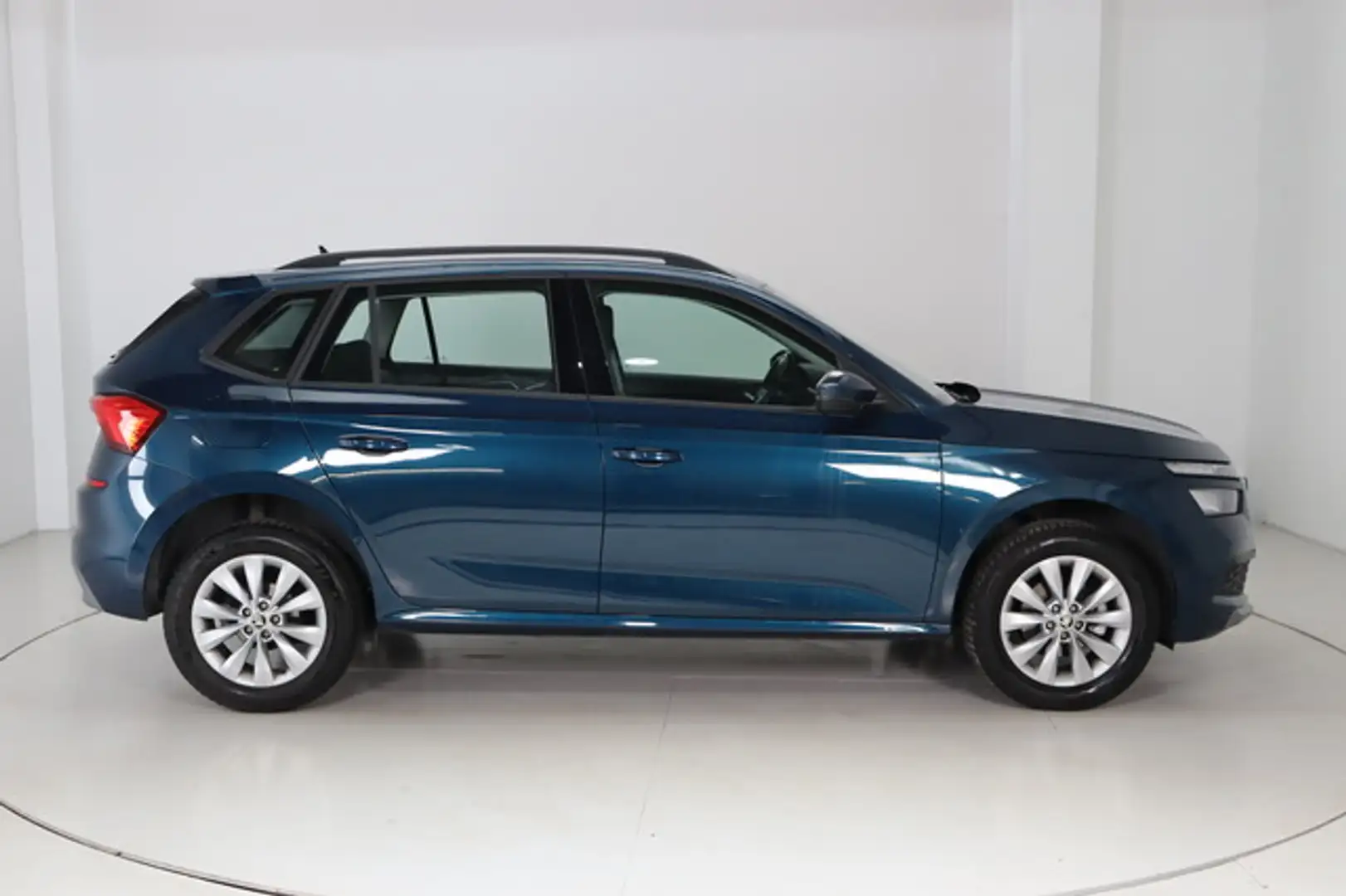 Vehicle image, number 6