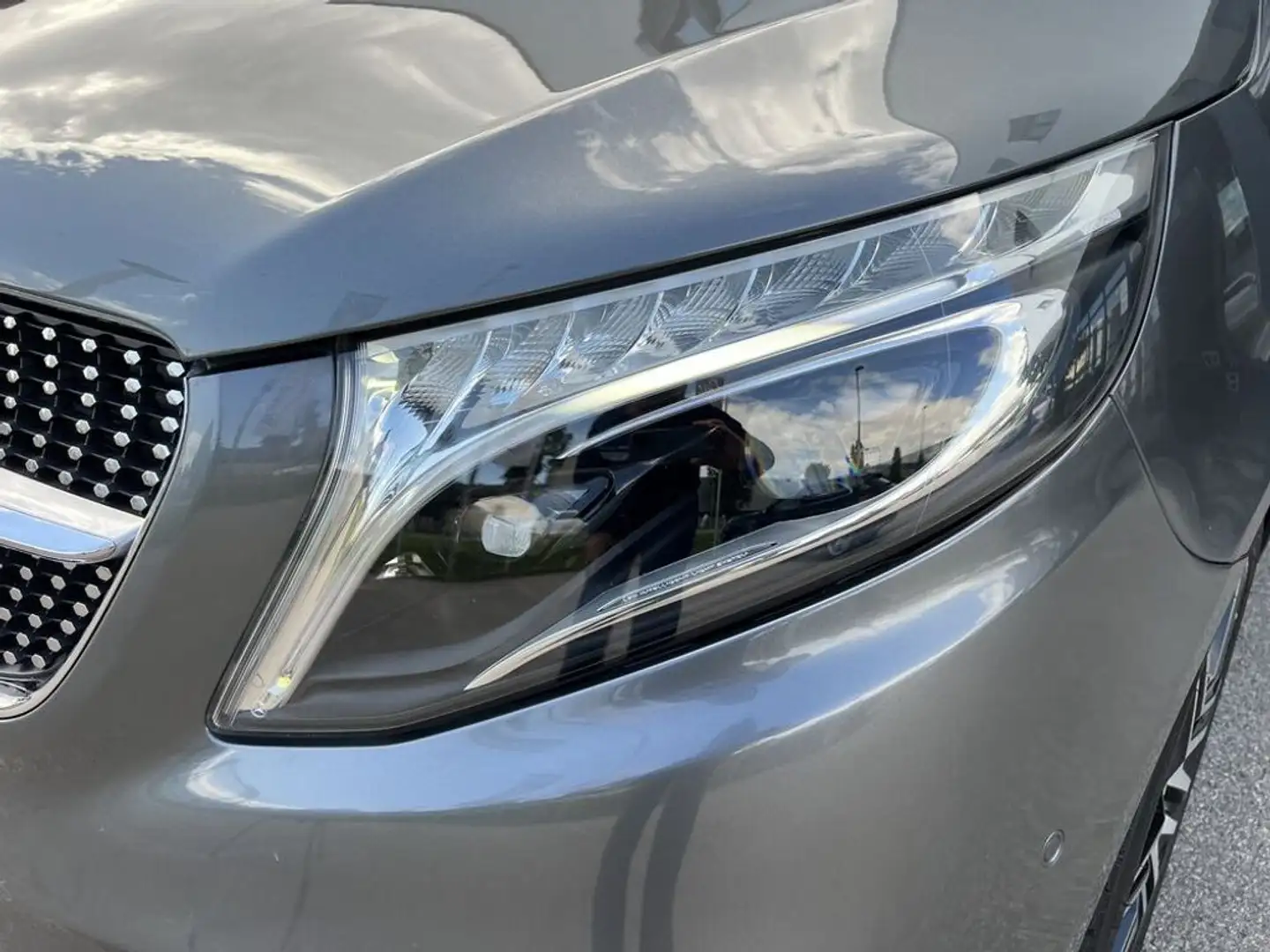 Vehicle image, number 2