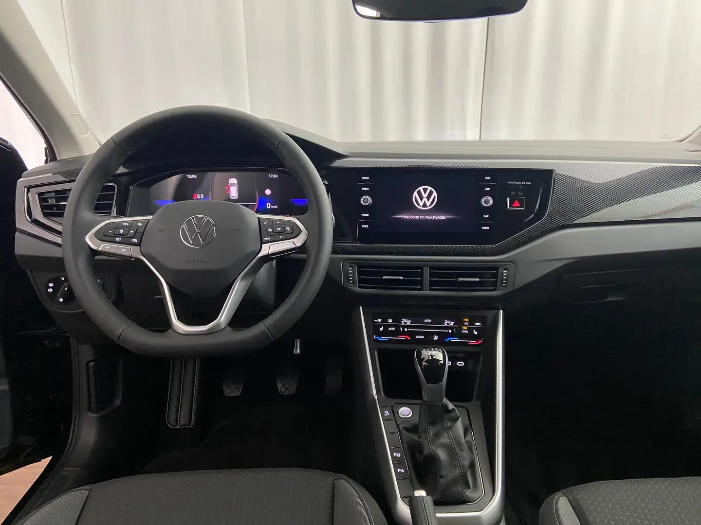 Vehicle image, number 4