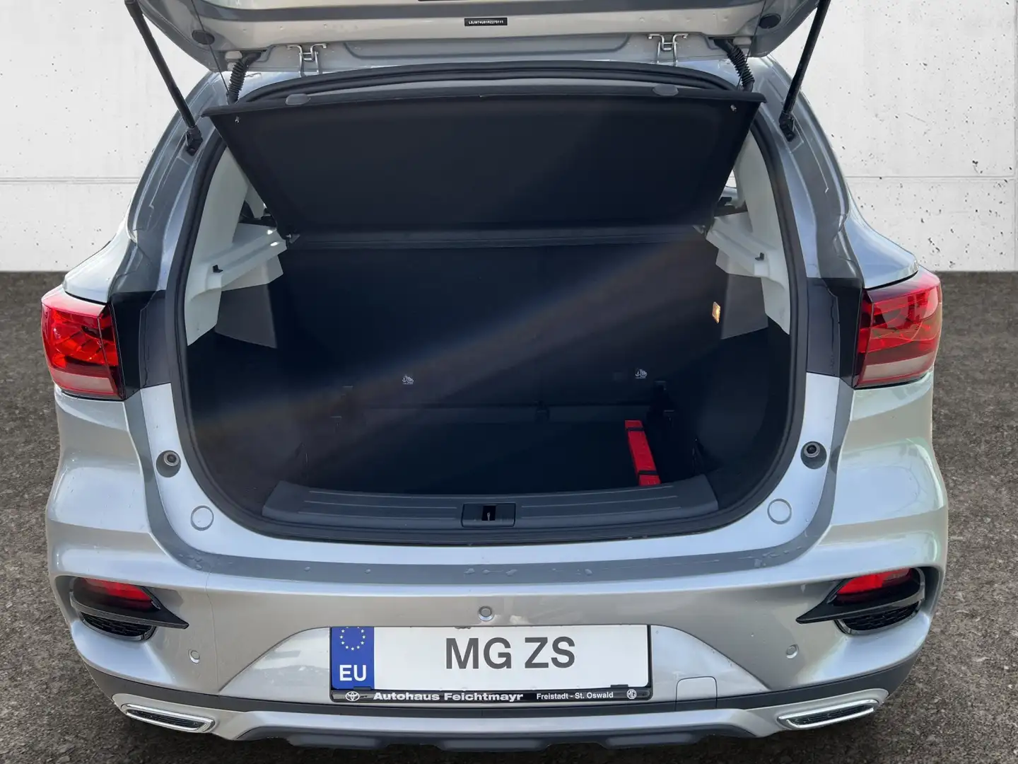 Vehicle image, number 4