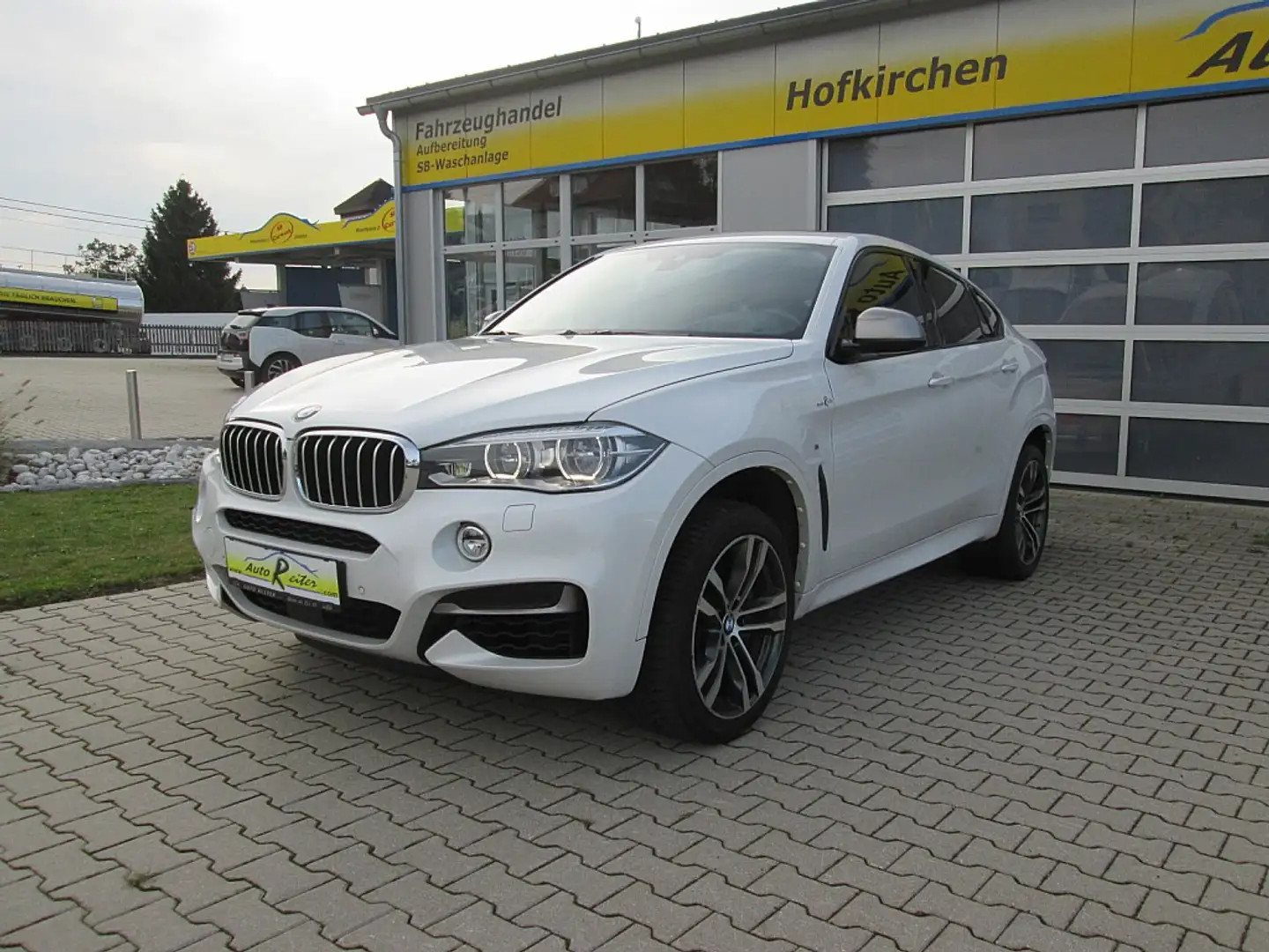 Vehicle image, number 4