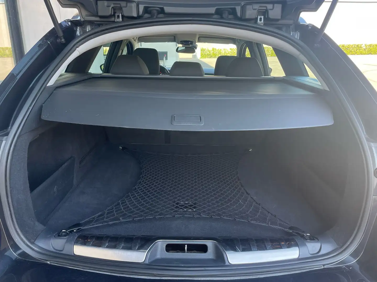 Vehicle image, number 9