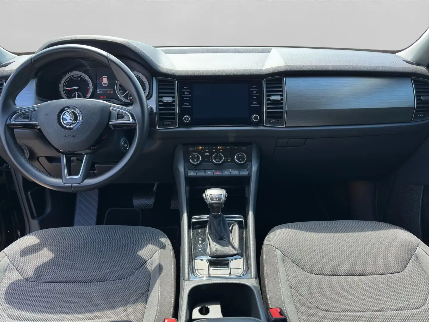 Vehicle image, number 16