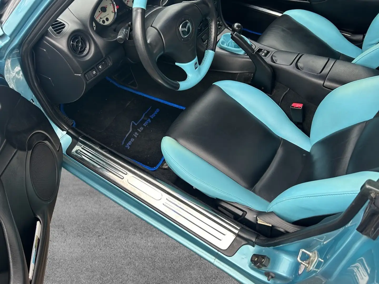 Vehicle image, number 8
