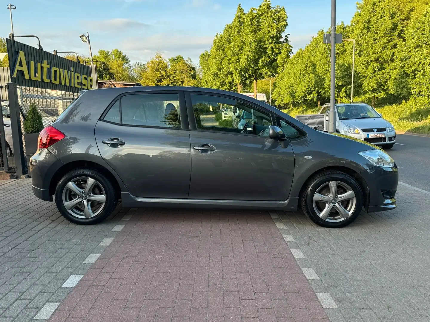 Vehicle image, number 4
