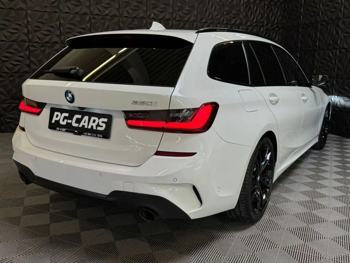 Vehicle image, number 3