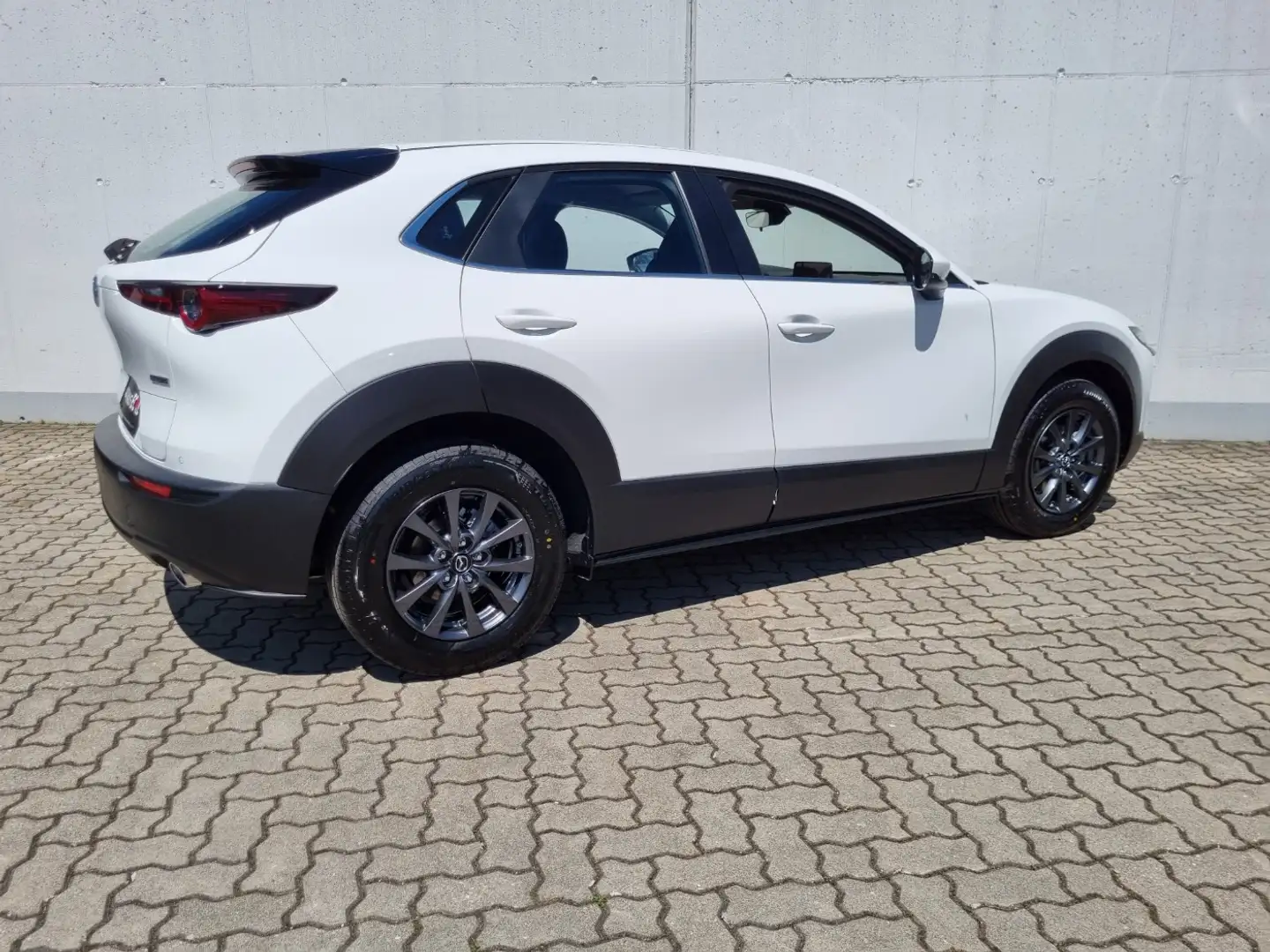 Vehicle image, number 6