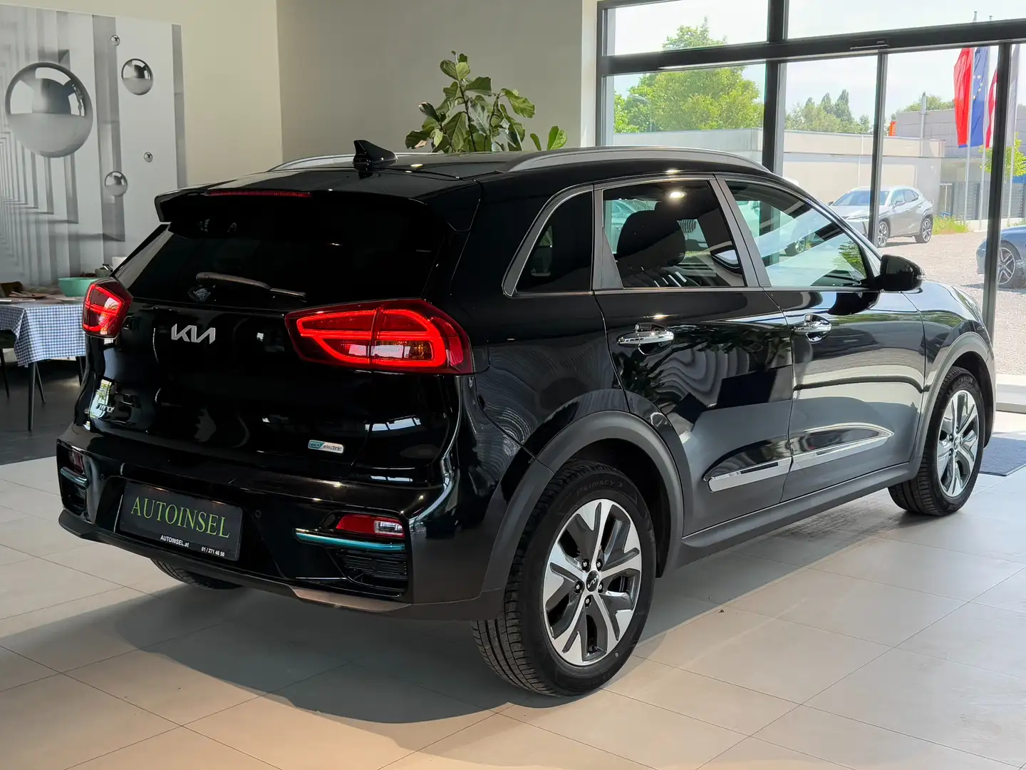 Vehicle image, number 3