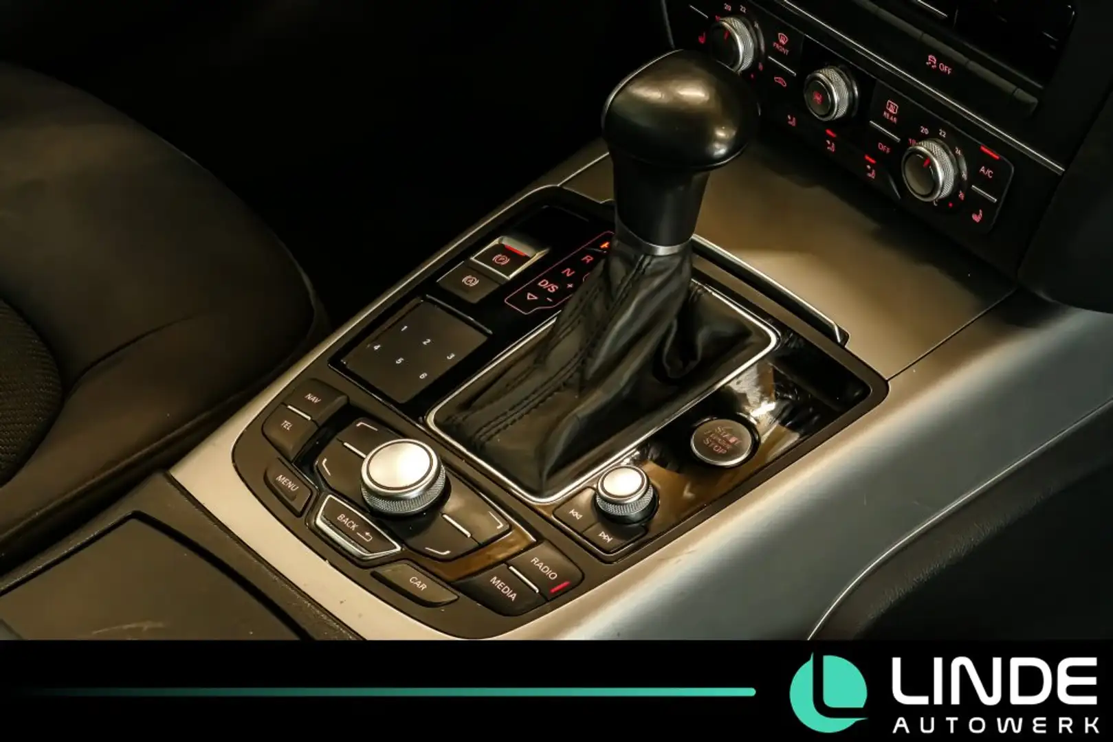 Vehicle image, number 16