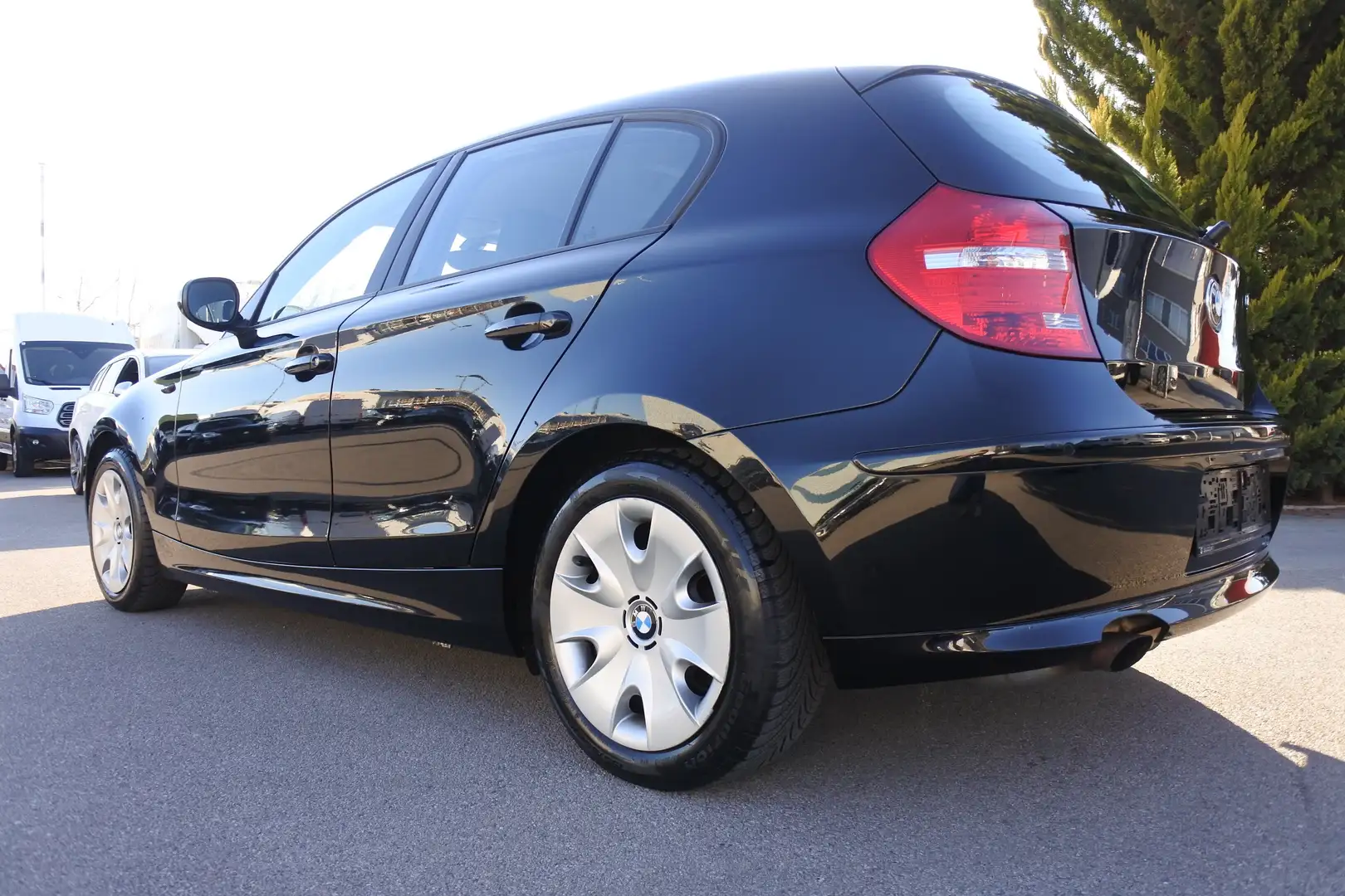 Vehicle image, number 7