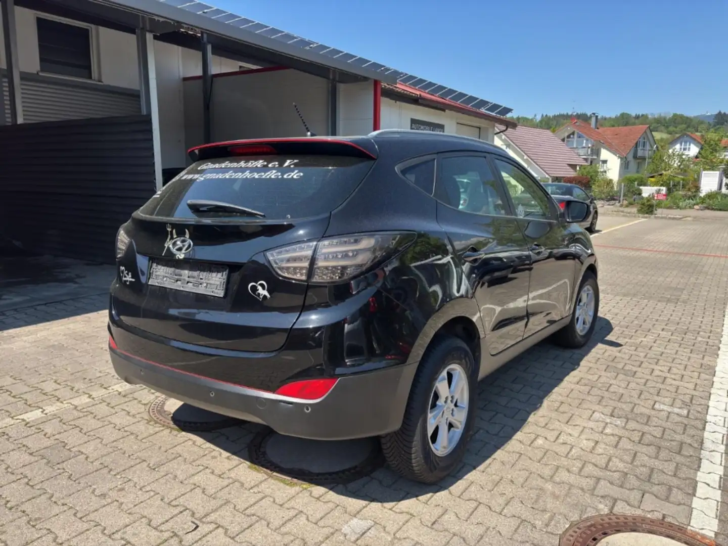 Vehicle image, number 9
