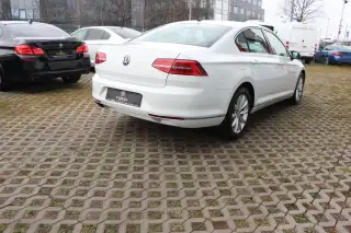 Vehicle image thumbnail, number 5