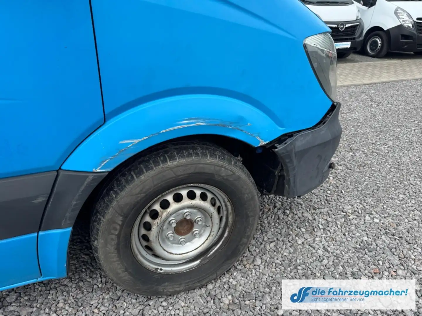 Vehicle image, number 9