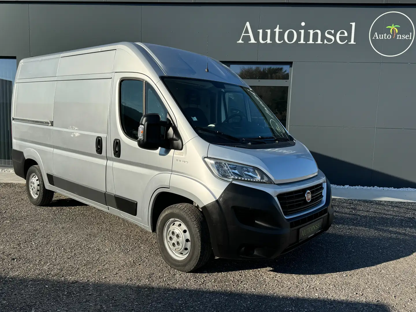 Vehicle image, number 2