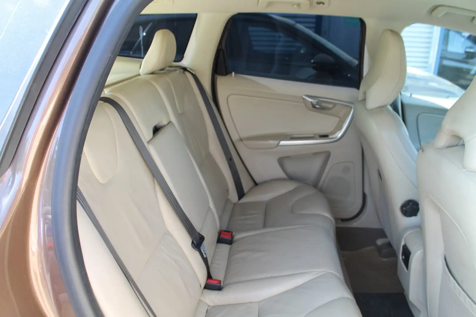 Vehicle image, number 9