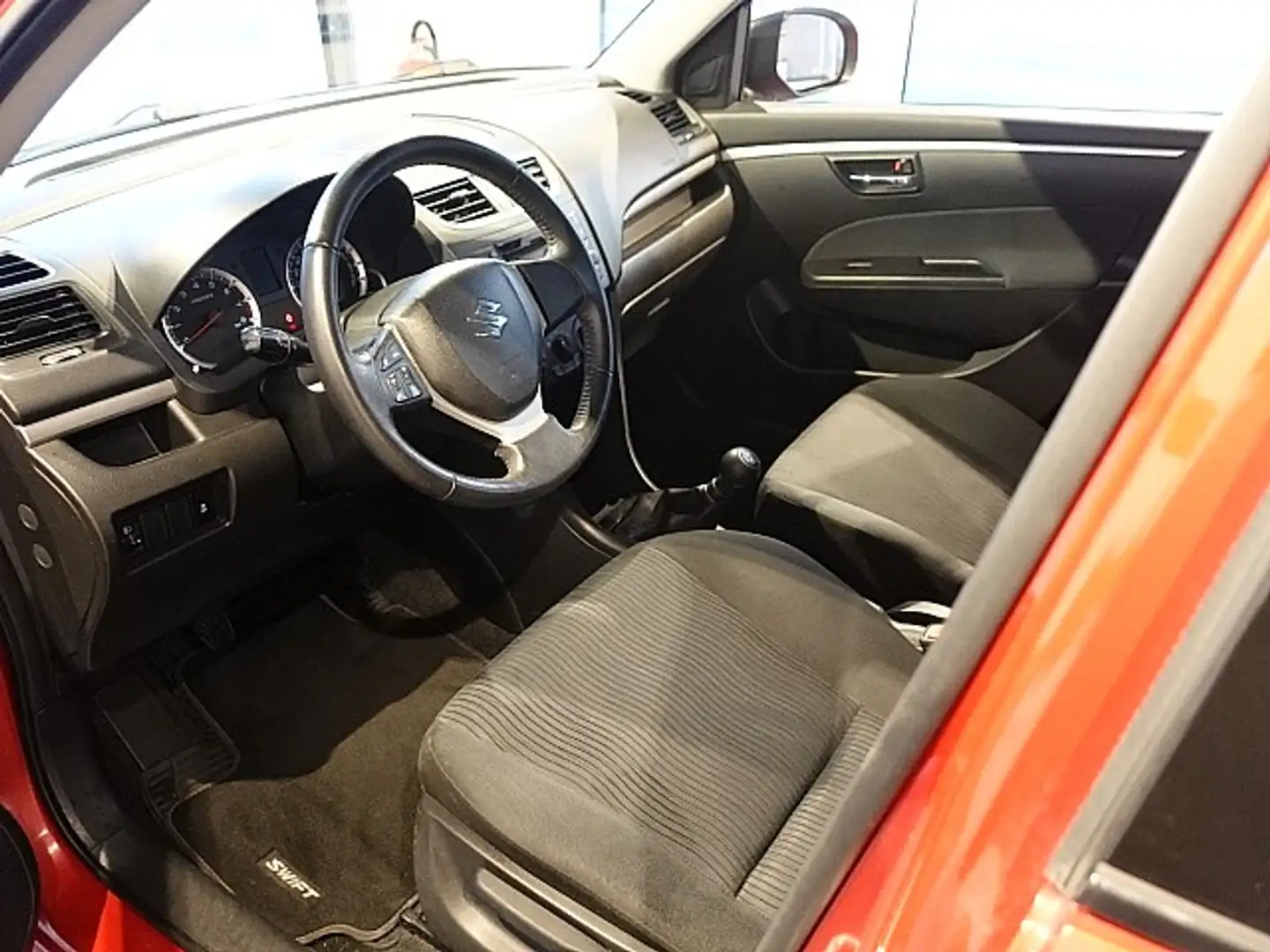 Vehicle image, number 12