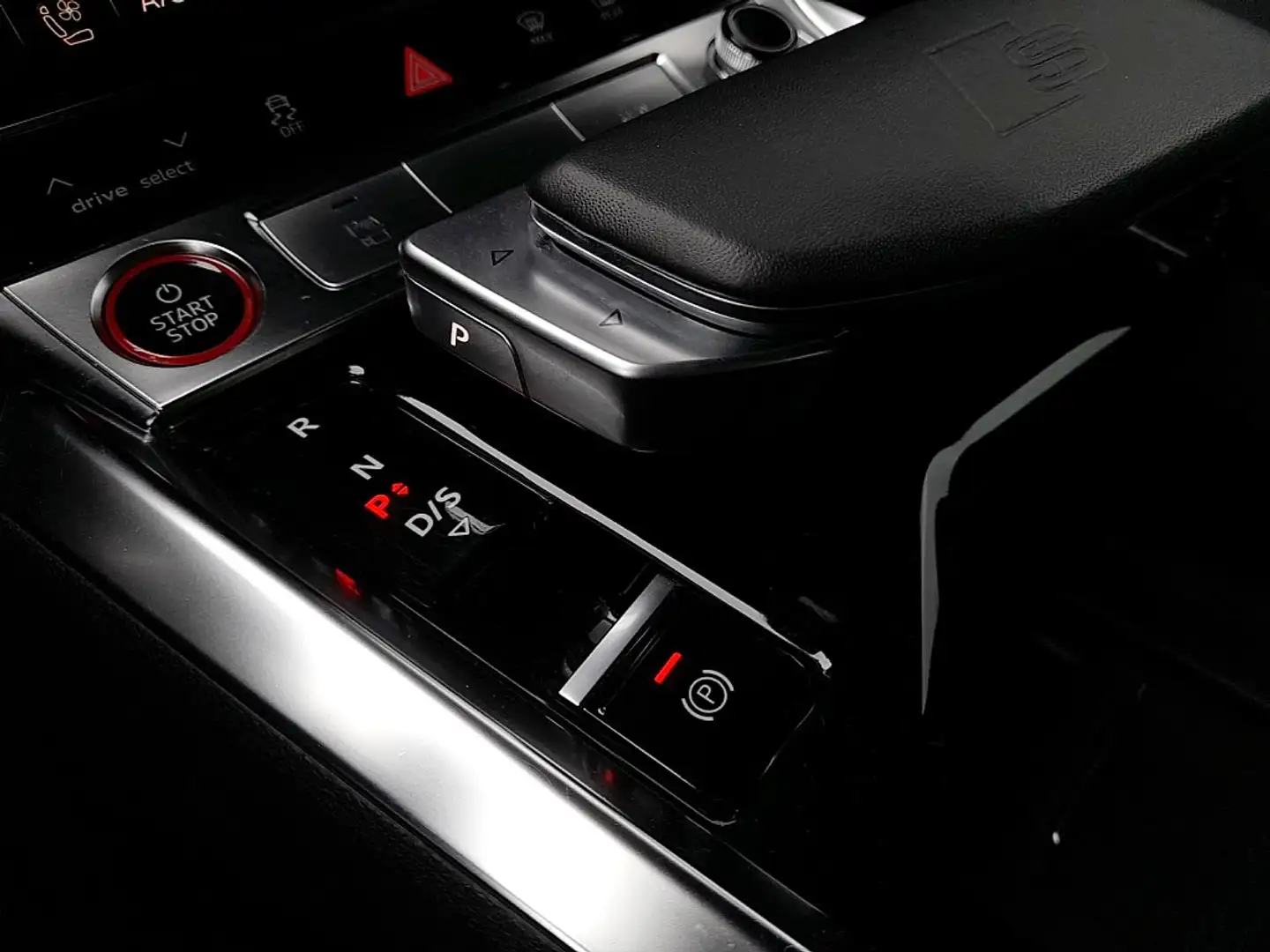Vehicle image, number 8