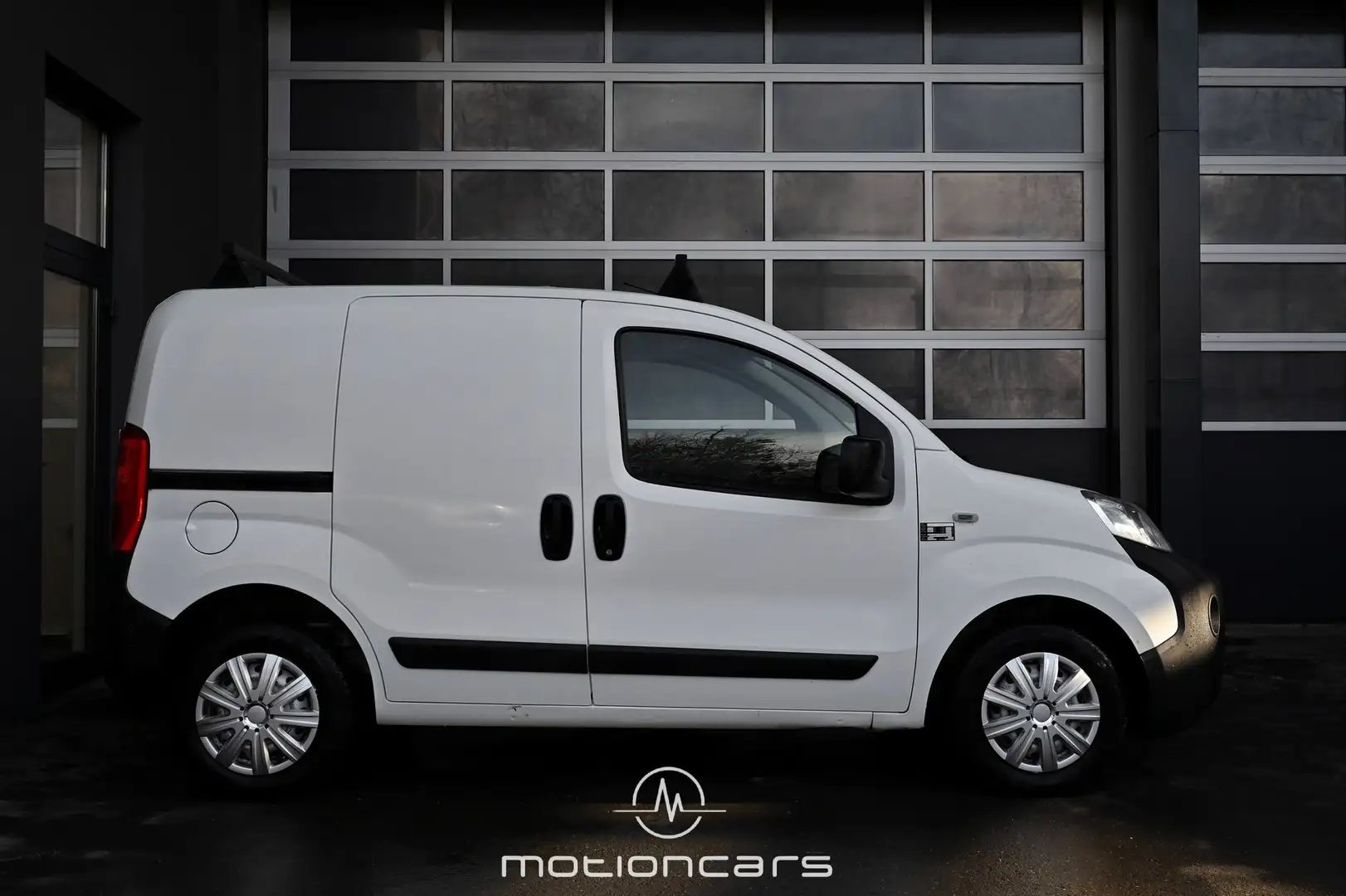 Vehicle image, number 5