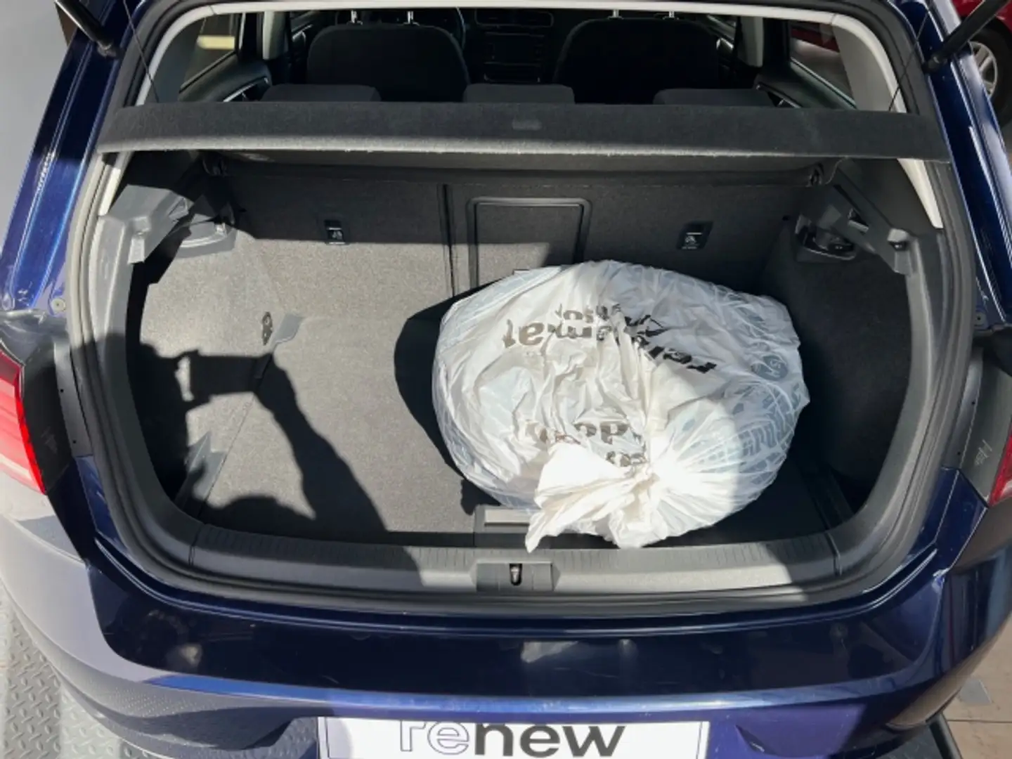 Vehicle image, number 6