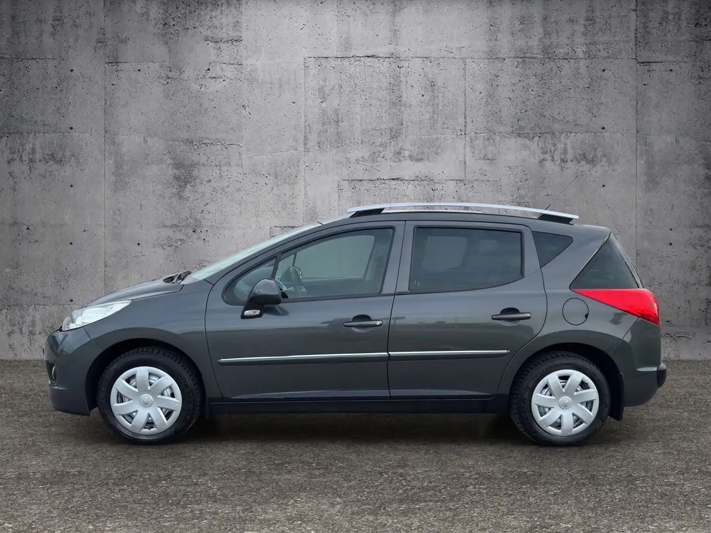 Vehicle image, number 8