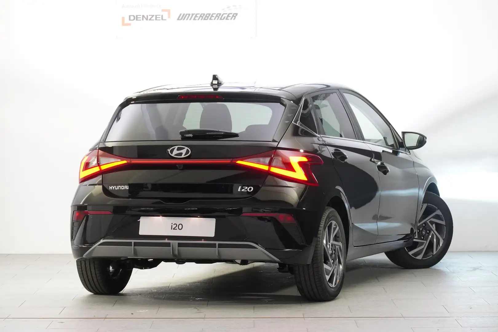 Vehicle image, number 3