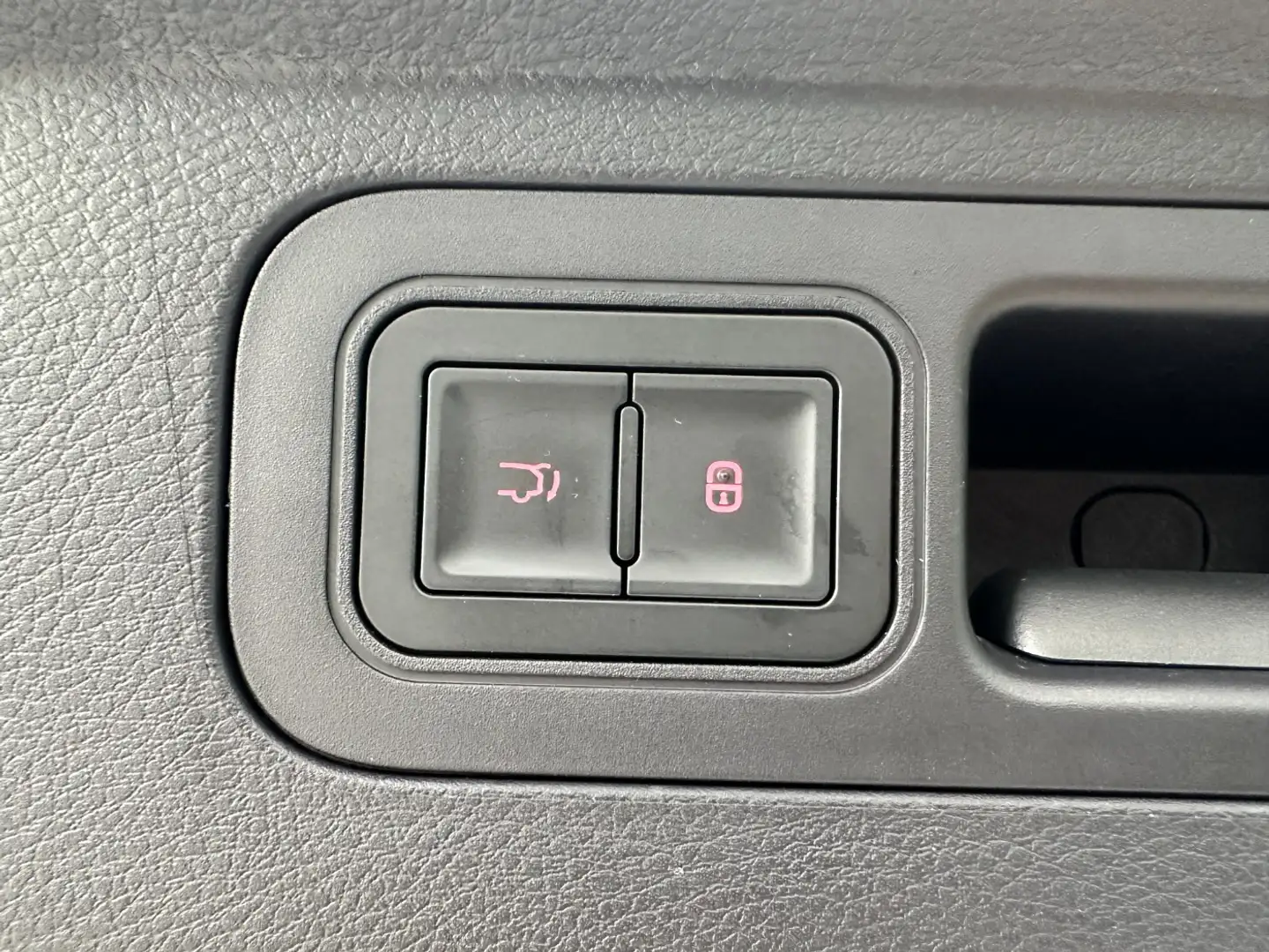 Vehicle image, number 9