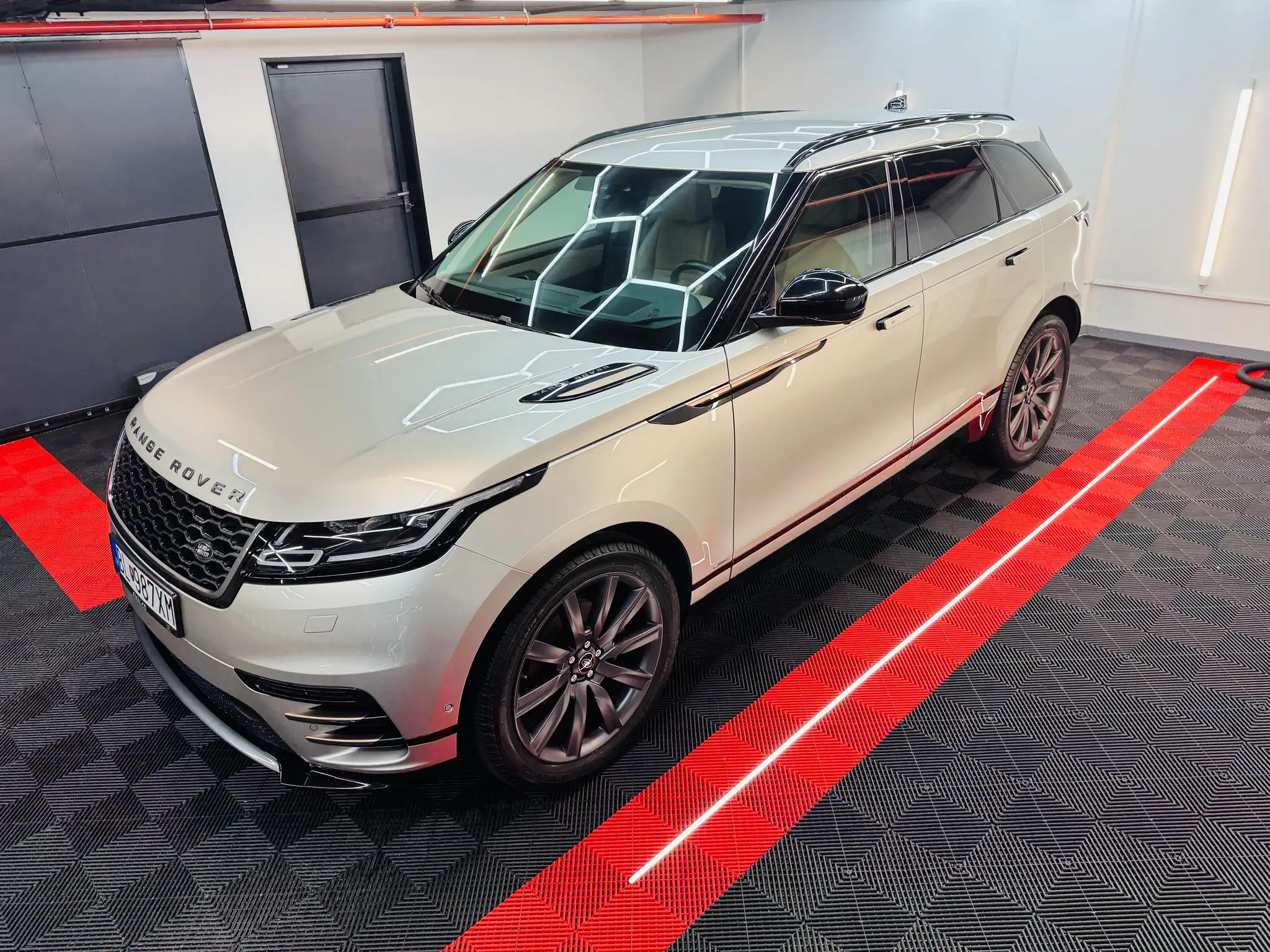 Vehicle image, number 2