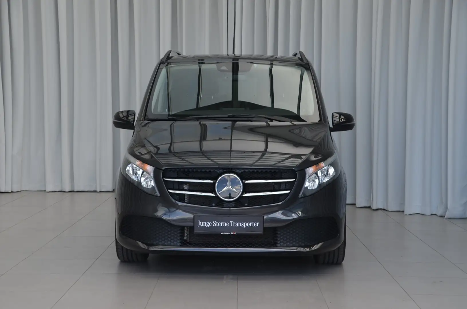 Vehicle image, number 3