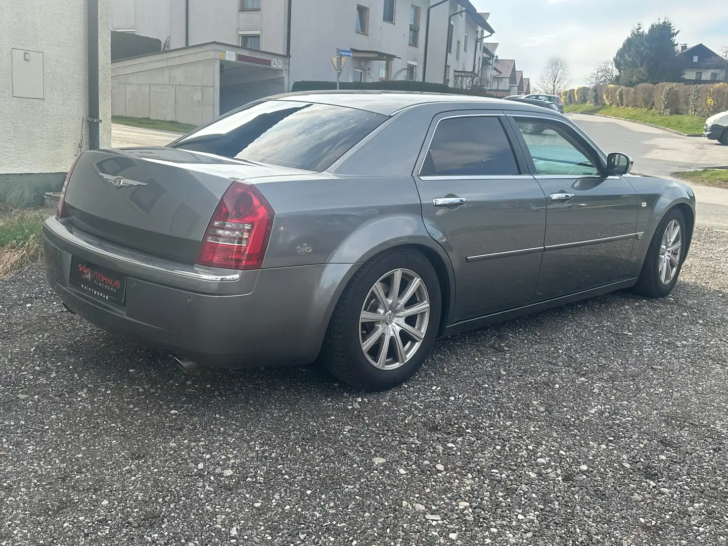 Vehicle image, number 4