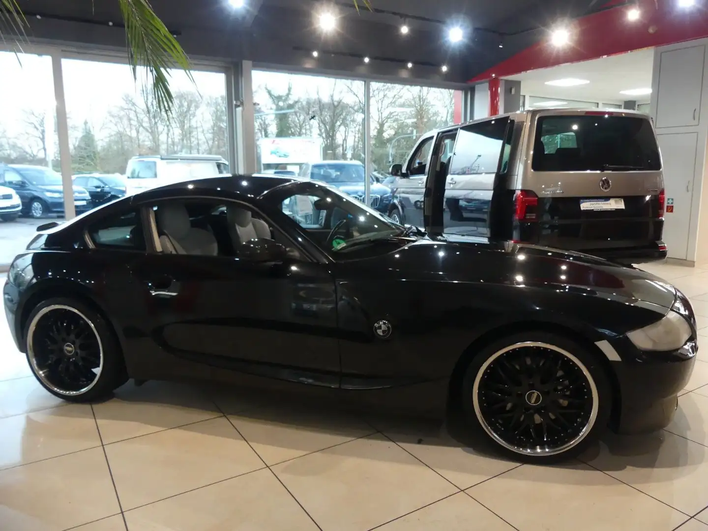 Vehicle image, number 6
