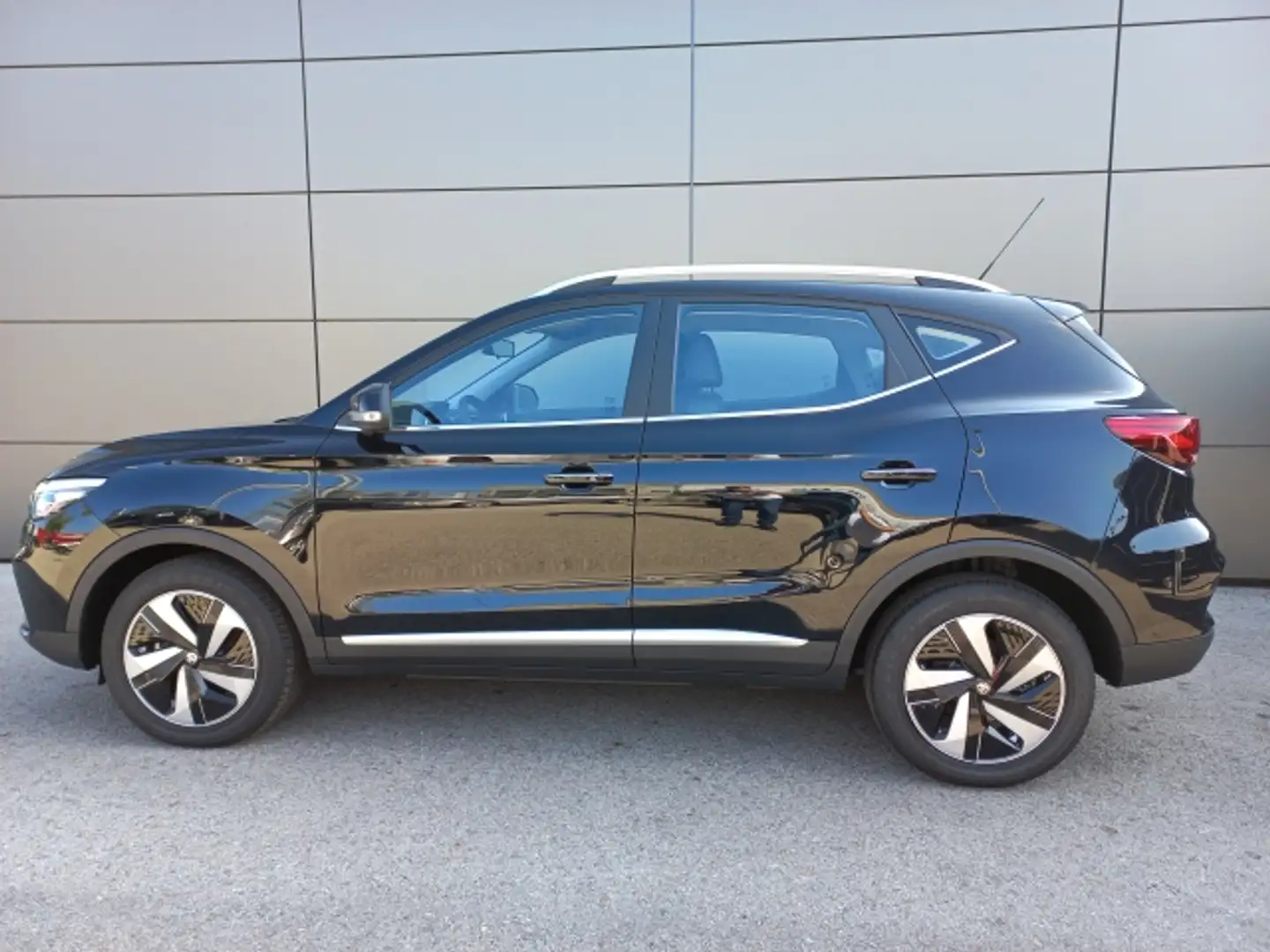 Vehicle image, number 2