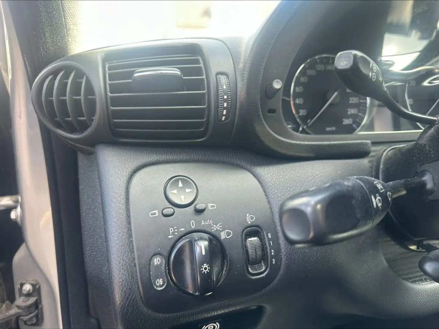 Vehicle image, number 11