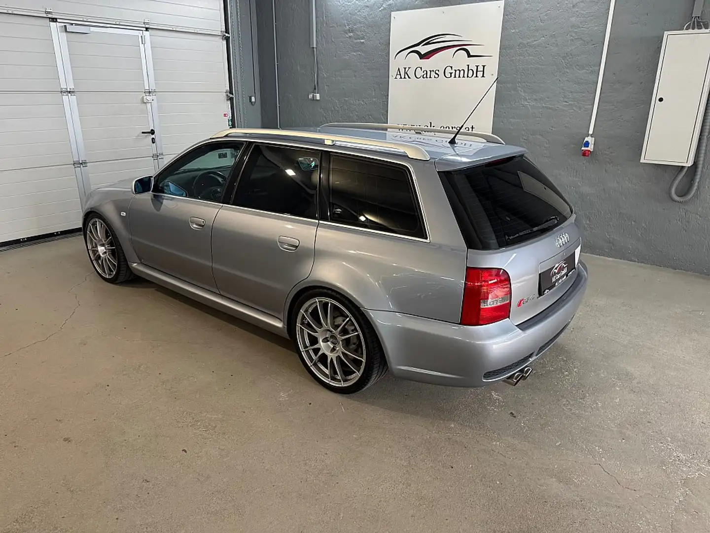 Vehicle image, number 9