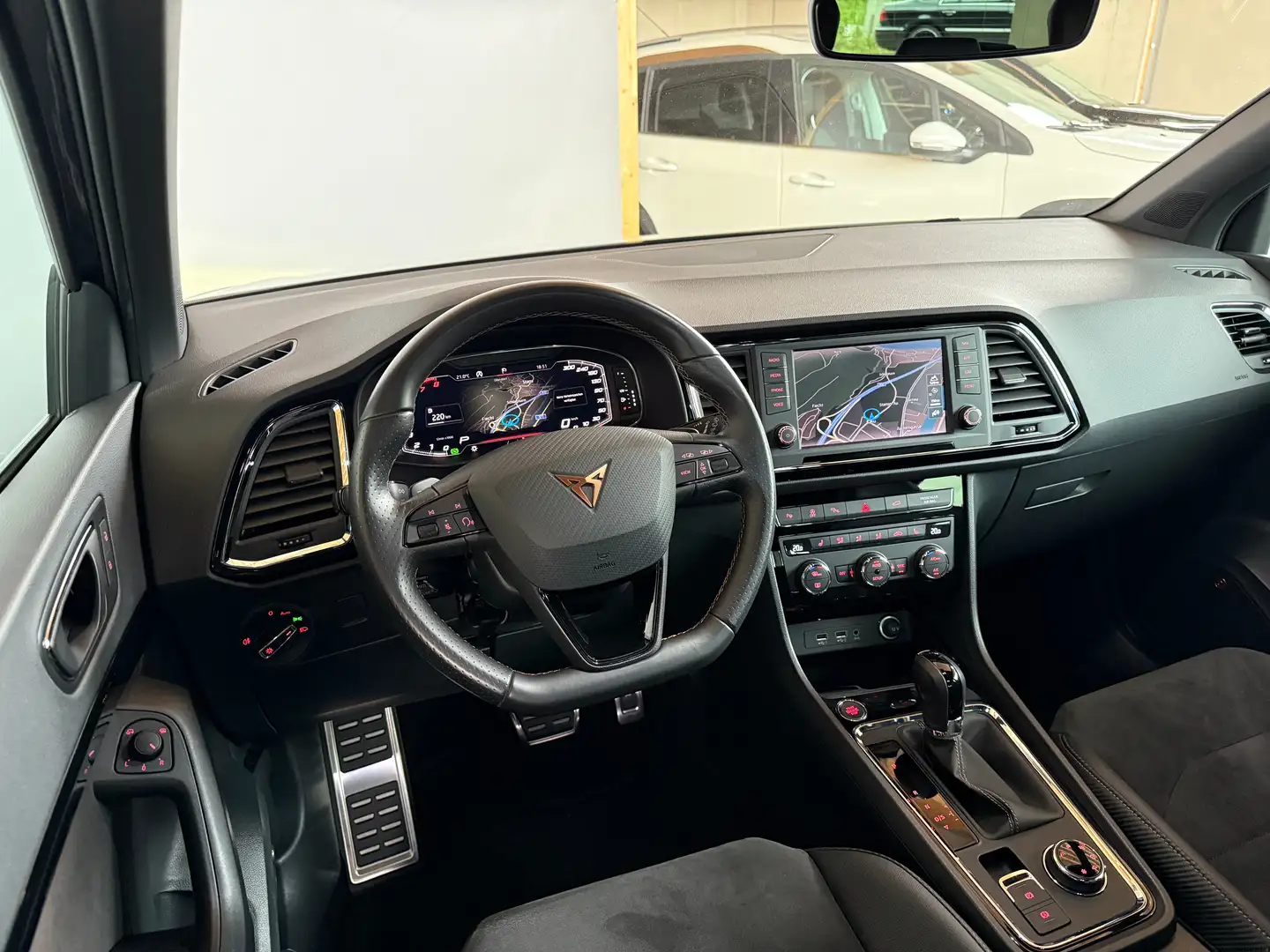 Vehicle image, number 9
