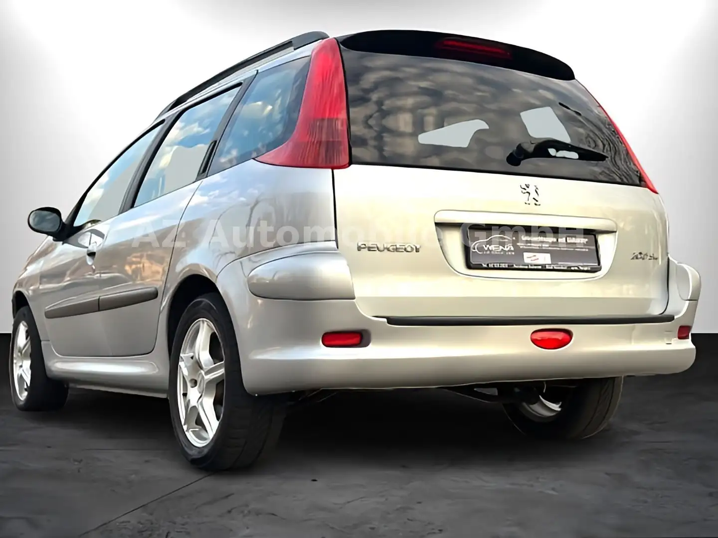 Vehicle image, number 3