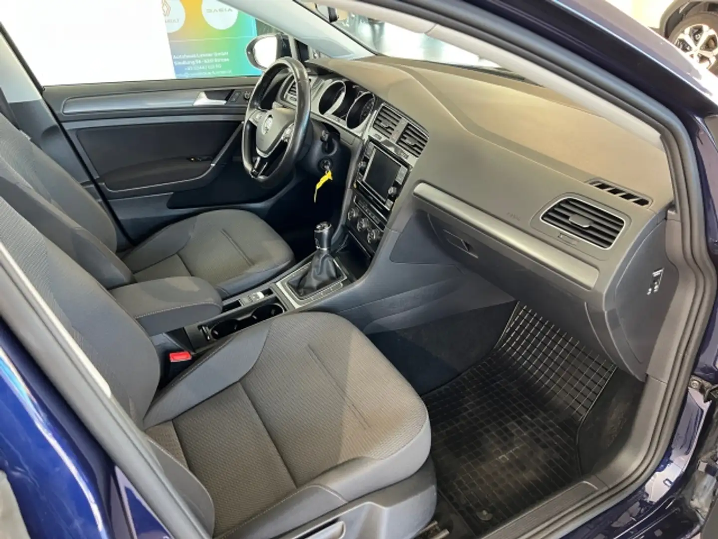 Vehicle image, number 8