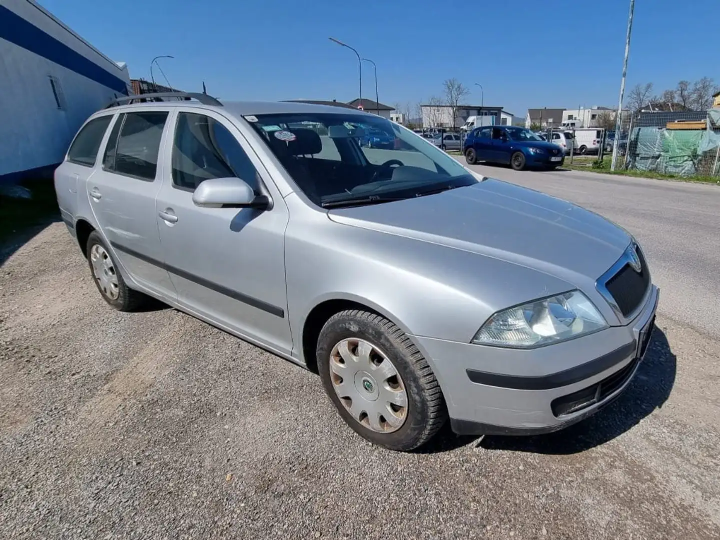Vehicle image, number 3