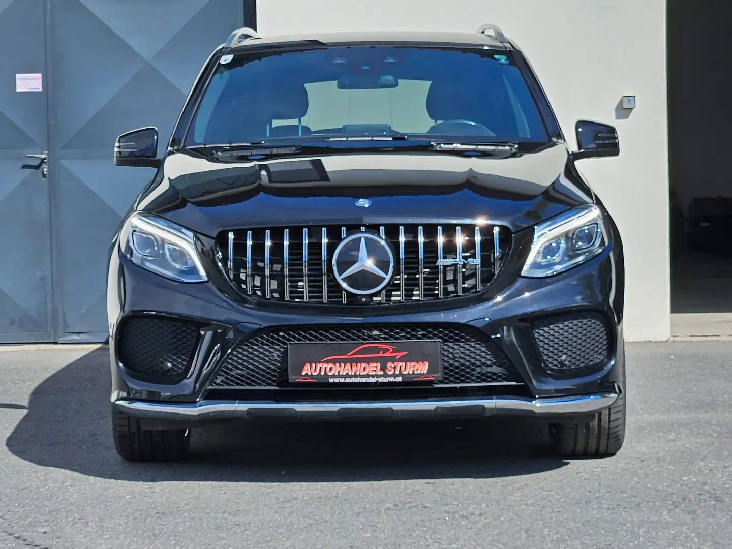 Vehicle image, number 8