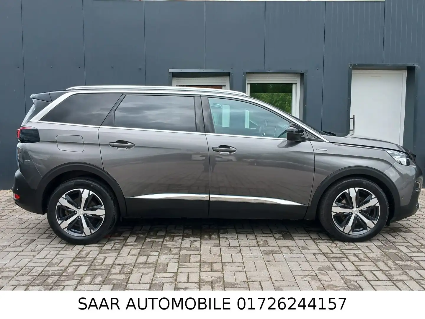 Vehicle image, number 6