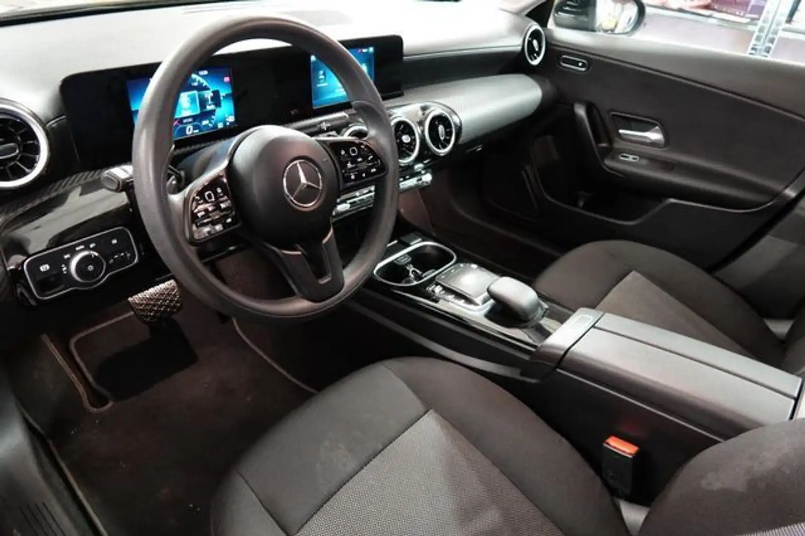 Vehicle image, number 13