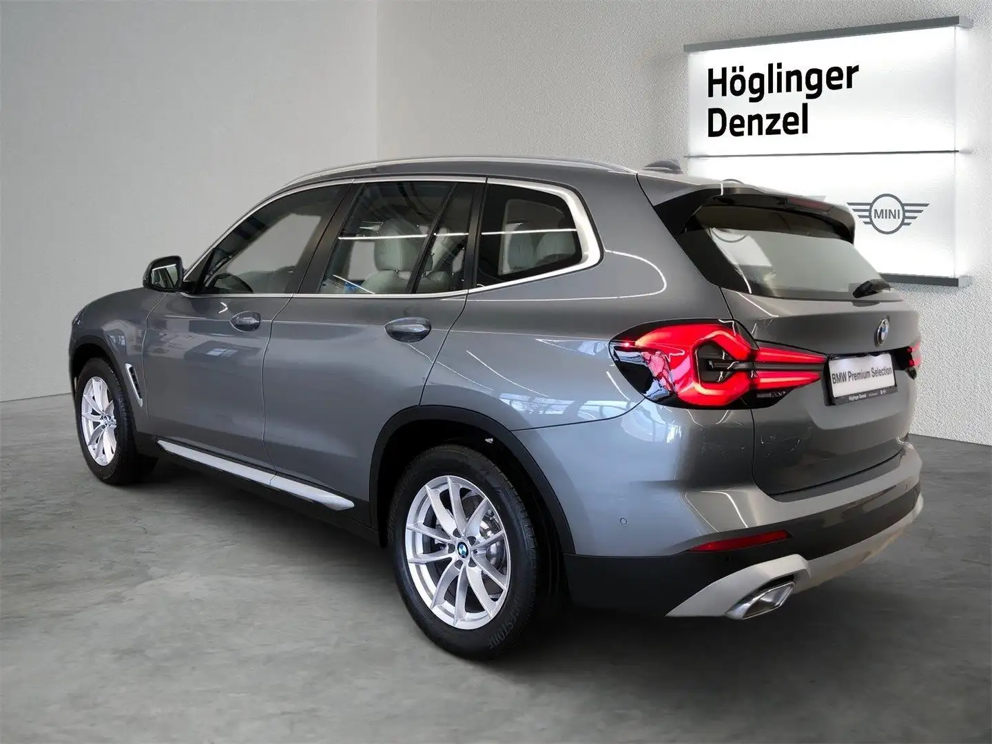 Vehicle image, number 9