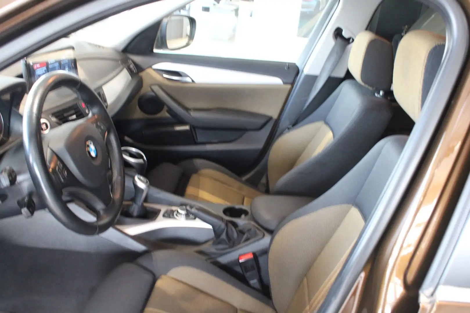 Vehicle image, number 14