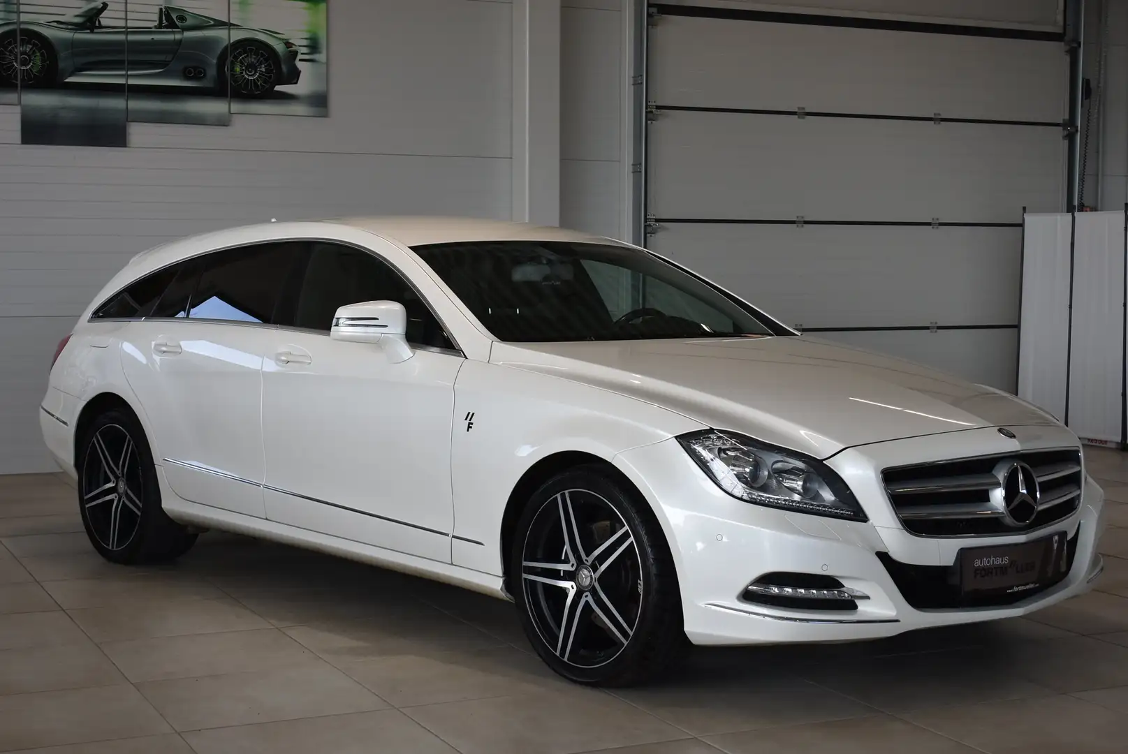 Vehicle image, number 4