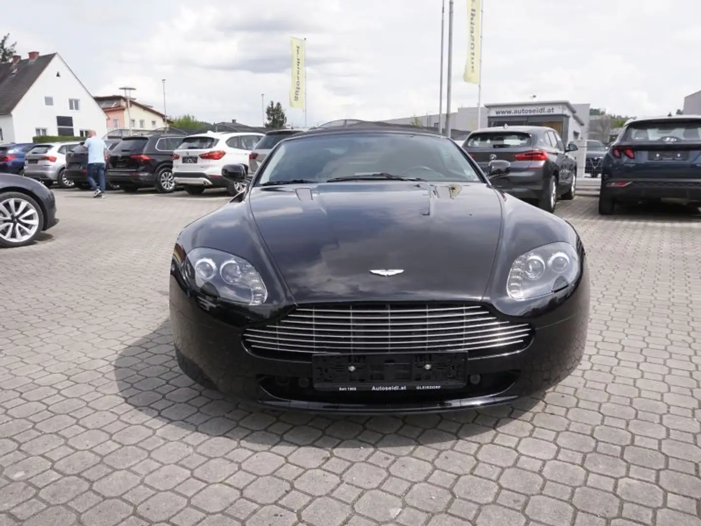 Vehicle image, number 2