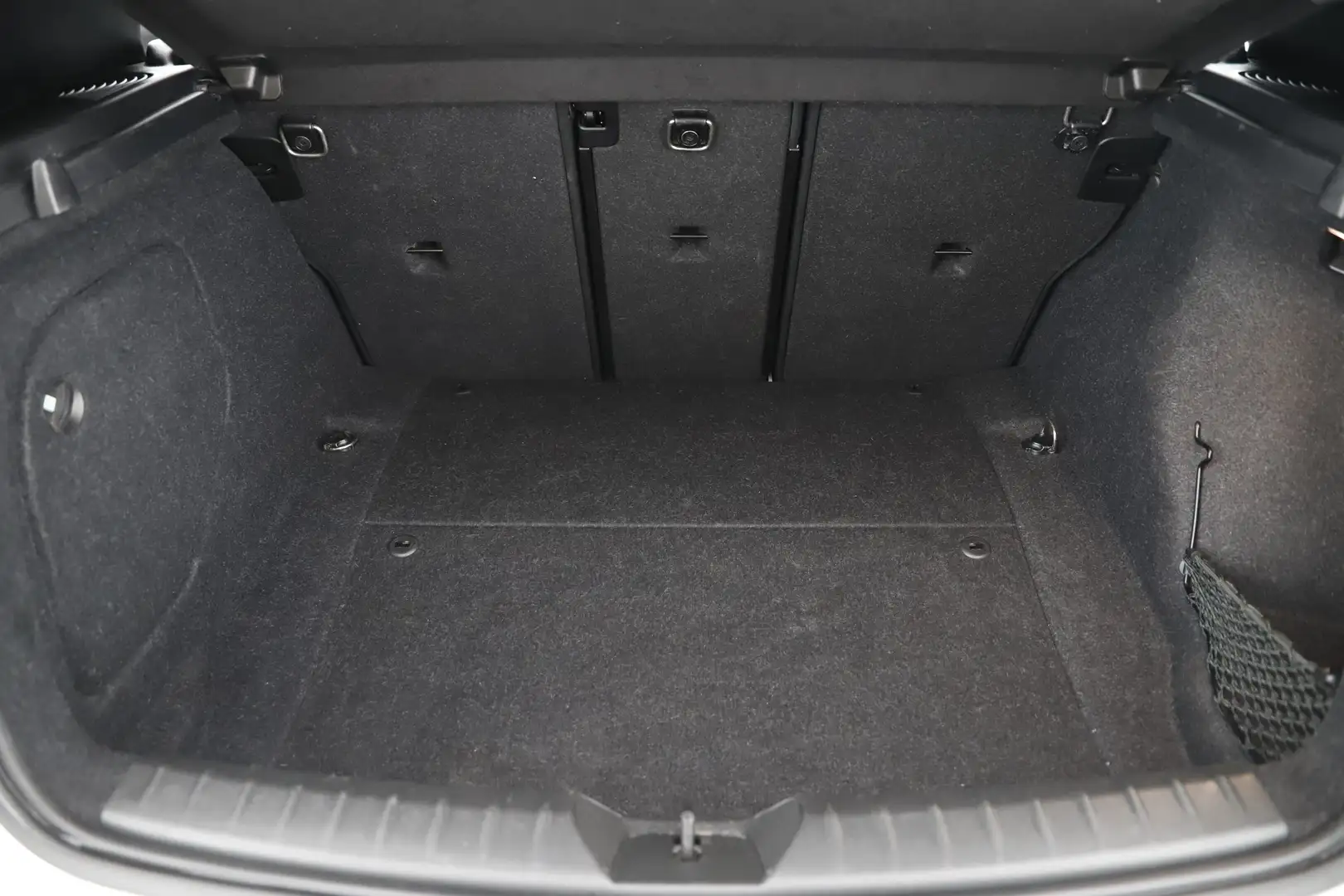 Vehicle image, number 6